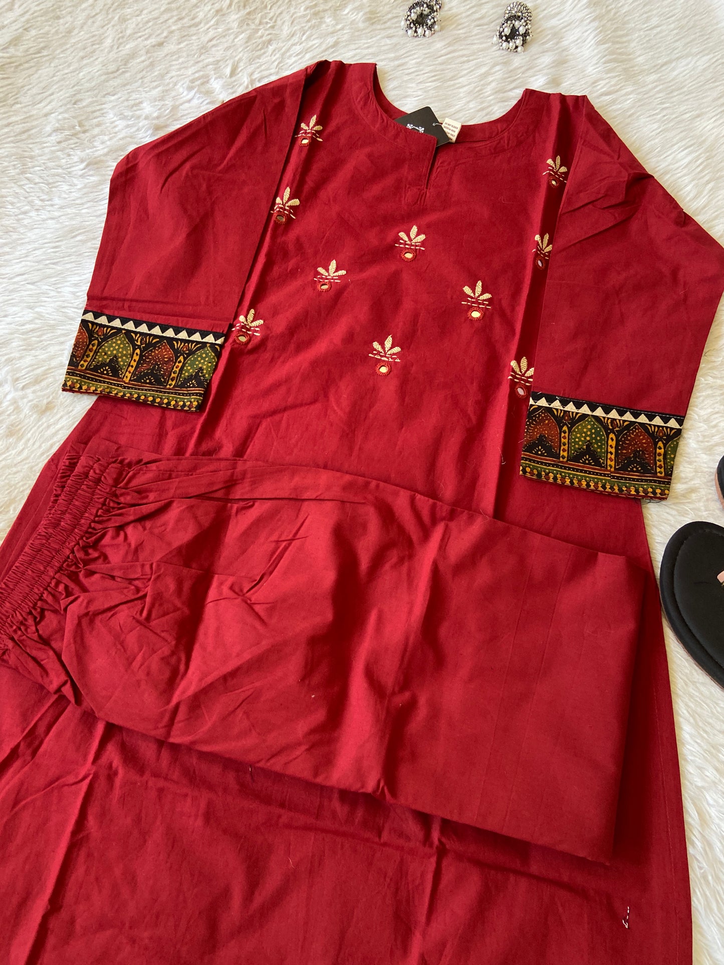 Cotton Mirror Work Straight Kurti With Palazzo. (Gamthi Pair). Cotton Staright Kurti Sets For Women.