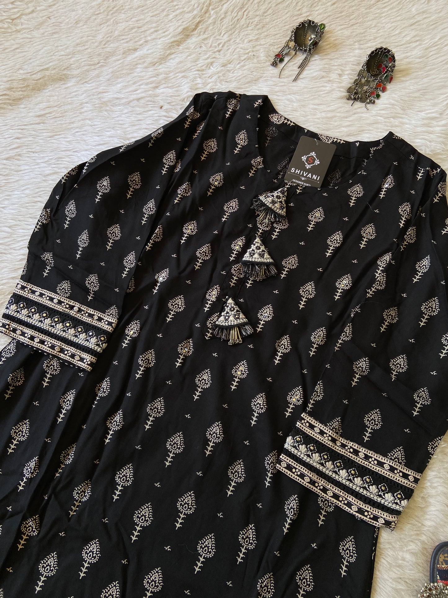 Round Neck Style Jaipuri Print Rayon Straight Kurti. Rayon Straight Kurtis For Women.