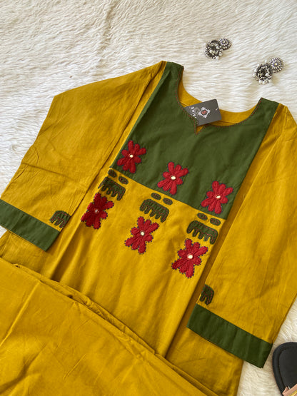 Straight Aplic Work Kurti With Palazzo (Gamthi Pair). Cotton Striaght Kurti Sets For Women.