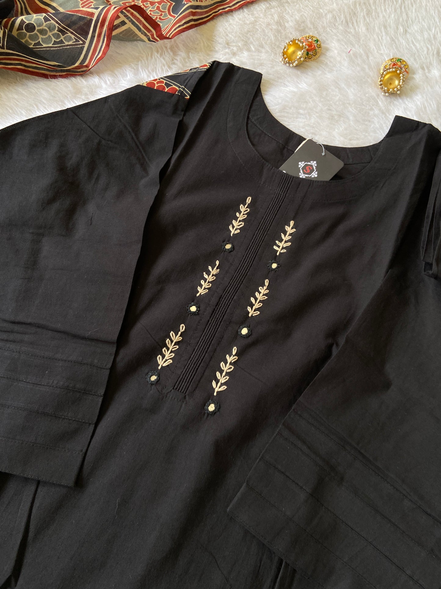 Cotton Straight Kurti With Palazzo And Dupatta (Gamthi Pair). Cotton Suit Sets For Women.