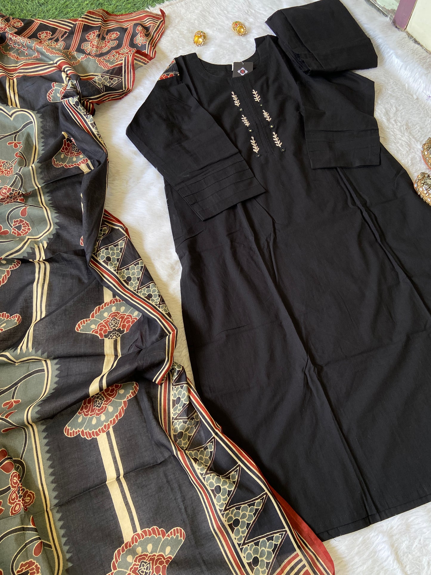 Cotton Straight Kurti With Palazzo And Dupatta (Gamthi Pair). Cotton Suit Sets For Women.