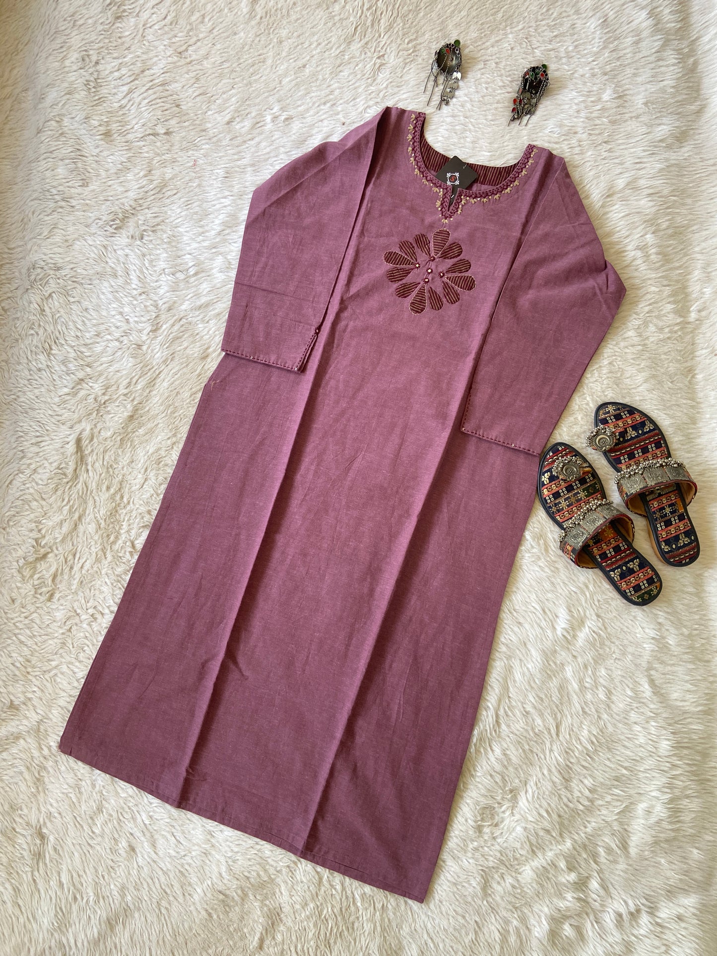 Cotton Straight Kurti With Aplic Work In Neck (Gamthi Kurti). Cotton Kurti For Women.