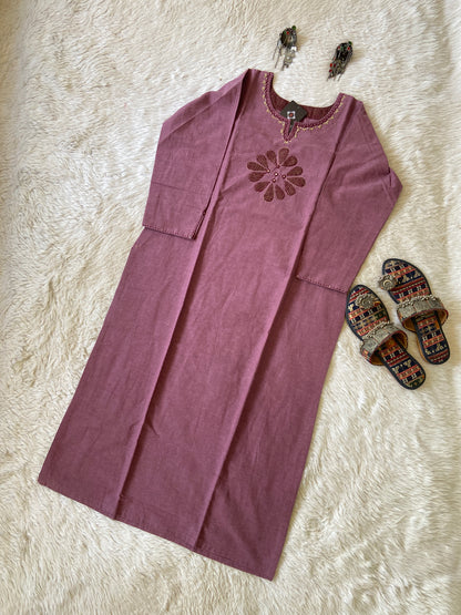 Cotton Straight Kurti With Aplic Work In Neck (Gamthi Kurti). Cotton Kurti For Women.
