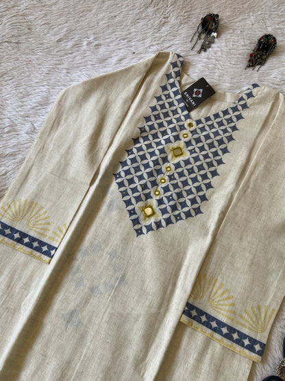 Cotton Straight Kurti With Mirror Work In Neck (Gamthi Kurti). Cotton Kurti For Women.