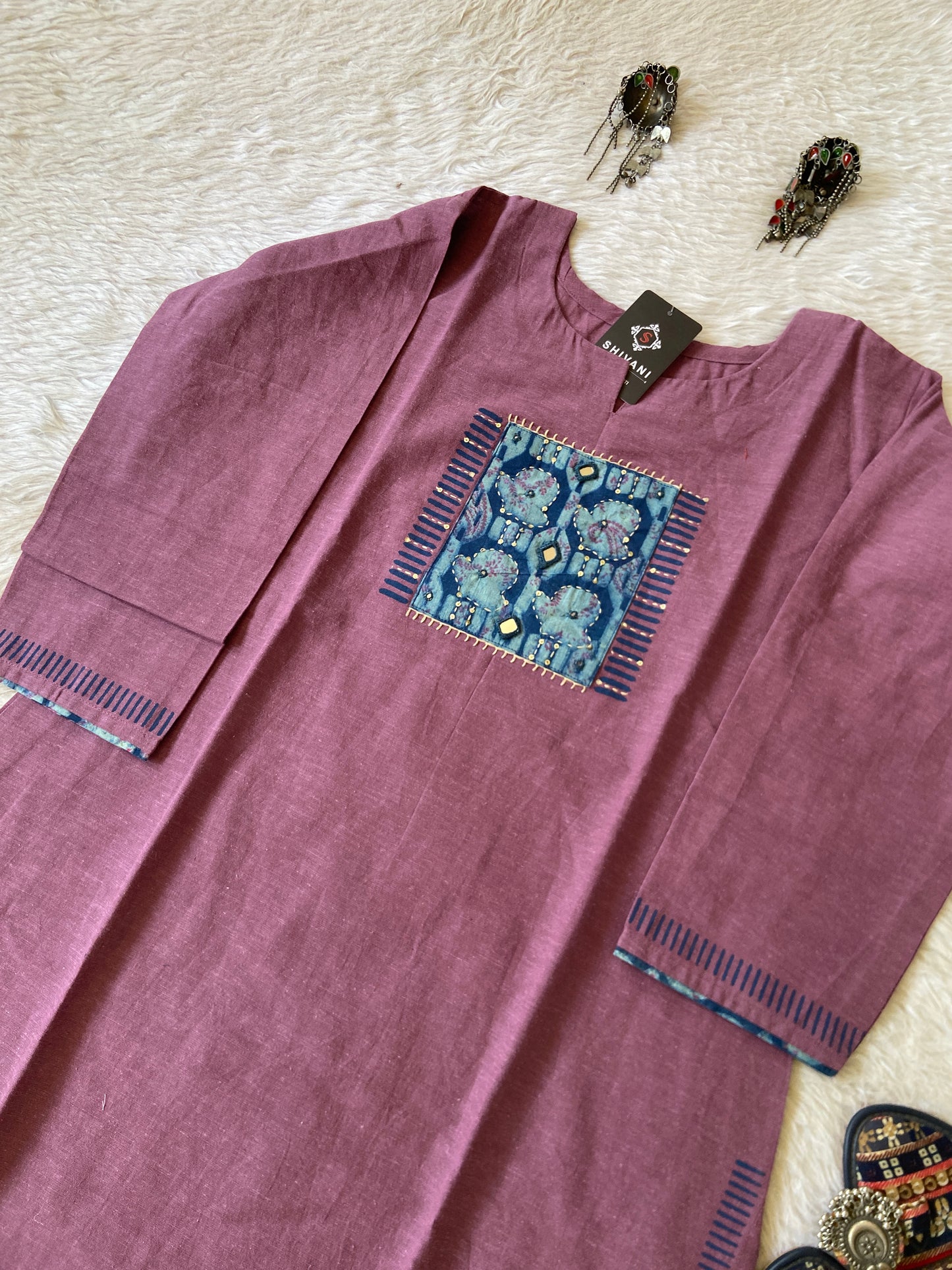 Cotton Straight Kurti With Mirror Work In Neck (Gamthi Kurti). Cotton Kurti For Women.
