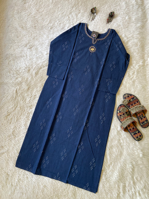 Cotton Straight Kurti With Mirror Work In Neck (Gamthi Kurti). Cotton Kurti For Women.