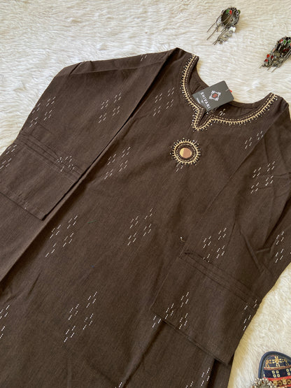 Cotton Straight Kurti With Mirror Work In Neck (Gamthi Kurti). Cotton Kurti For Women.