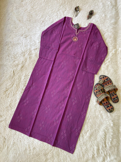 Cotton Straight Kurti With Mirror Work In Neck (Gamthi Kurti). Cotton Kurti For Women.