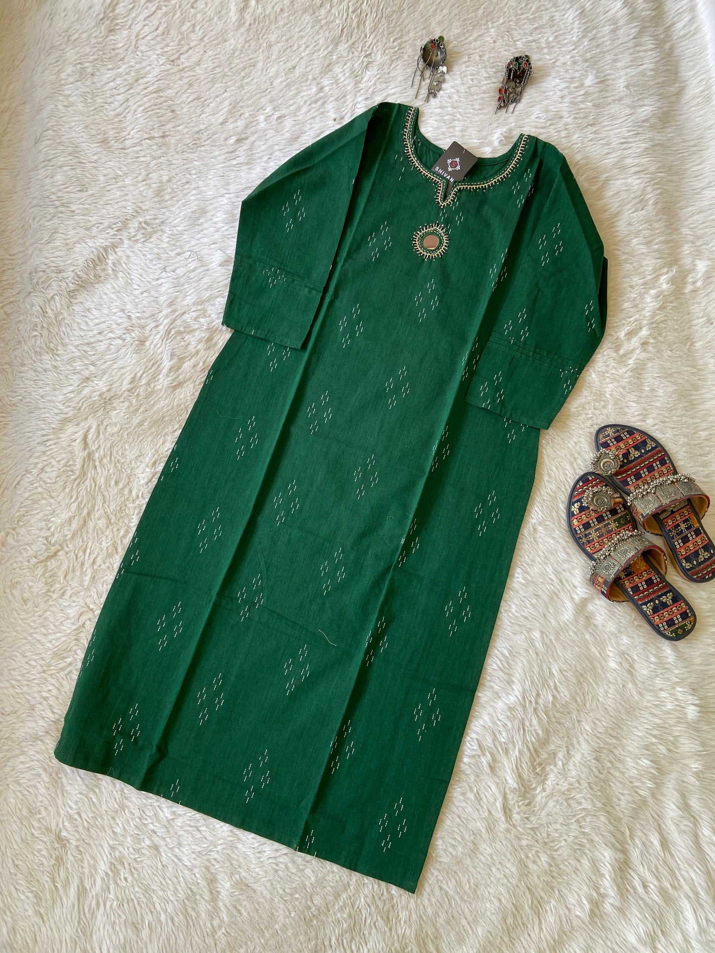Cotton Straight Kurti With Mirror Work In Neck (Gamthi Kurti). Cotton Kurti For Women.