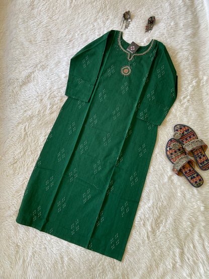 Cotton Straight Kurti With Mirror Work In Neck (Gamthi Kurti). Cotton Kurti For Women.