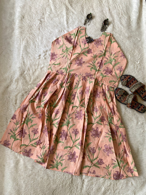 Jaipuri Cotton Tunic. Knee Length Tunic. Cotton Tunics For Women Online India. Shop the Latest Festive Summer Collection at Shivani Designer Kurti.