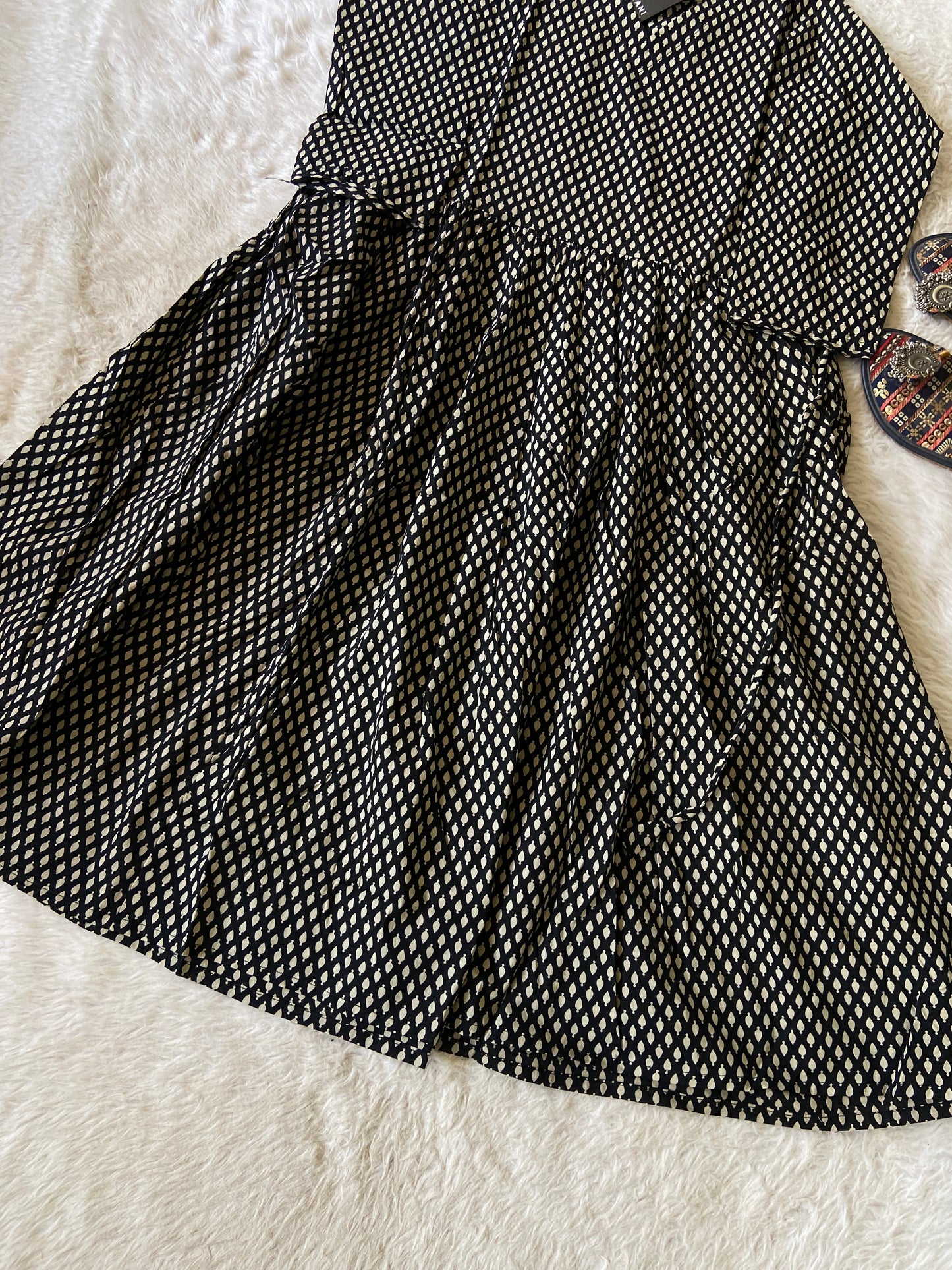 Jaipuri Cotton Tunic. Knee Length Tunic. Cotton Tunics For Women Online India. Shop the Latest Festive Summer Collection at Shivani Designer Kurti.
