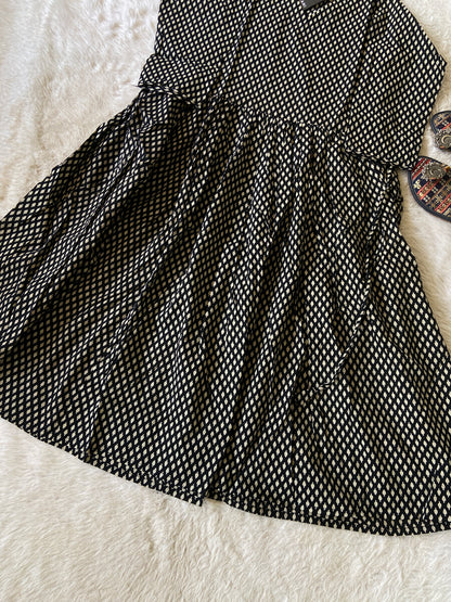 Jaipuri Cotton Tunic. Knee Length Tunic. Cotton Tunics For Women Online India. Shop the Latest Festive Summer Collection at Shivani Designer Kurti.