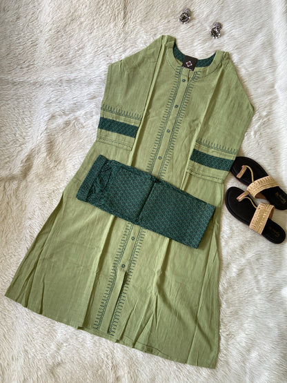 Cotton Aline Pair (Gamthi Pair). Cotton Kurtis Sets For Women Online India. Shop the Latest Festive Summer Collection at Shivani Designer Kurti.